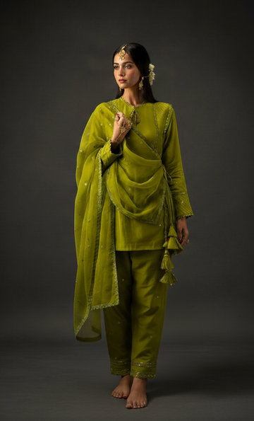 Pakistani & Indian Ethnic Kurta Pant Set with Tassel Dupatta